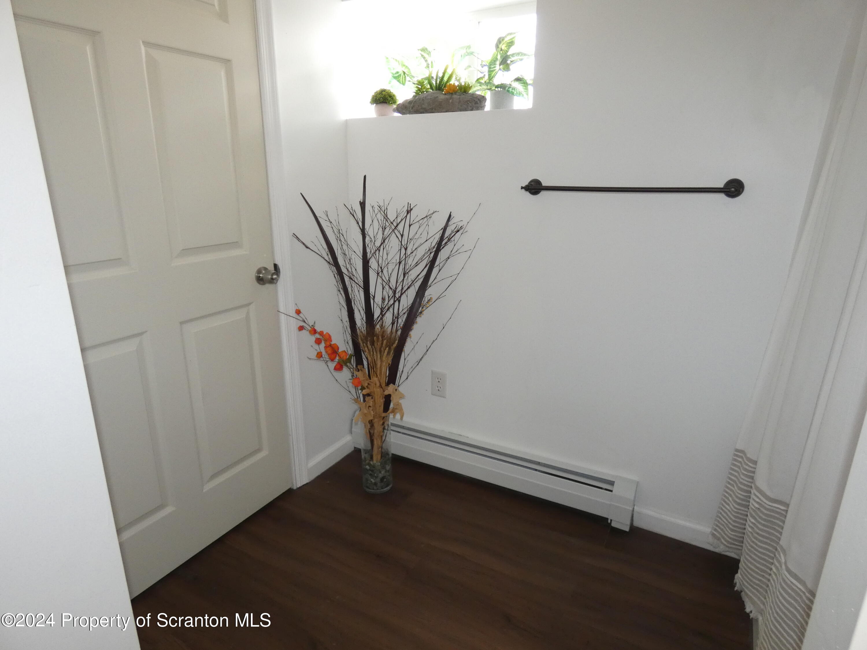 607 3rd Avenue, Unit LOWER LEVEL) Scranton, PA 18505 - Photo 16 of 45 P1030710