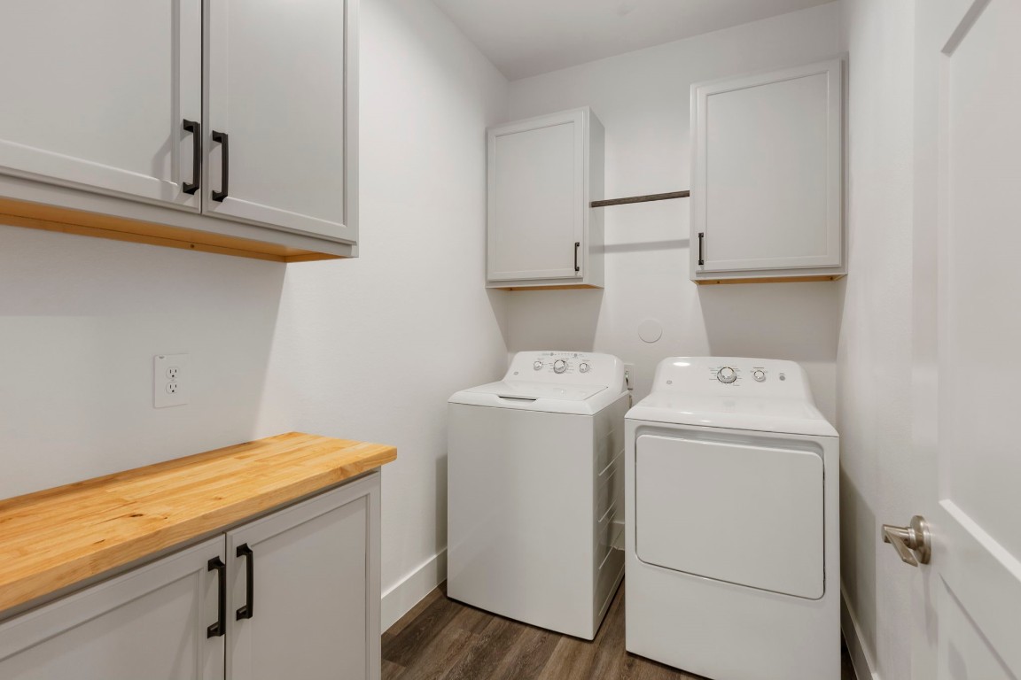 13757 Rising Sun Lane Conroe, TX 77384 - Photo 27 of 39 a utility room with dryer and washer