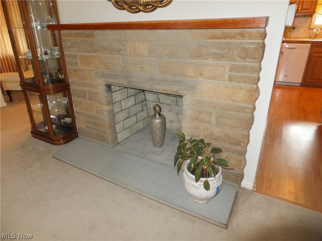 5758 Hauserman Road Parma, OH 44130 - Photo 3 of 34