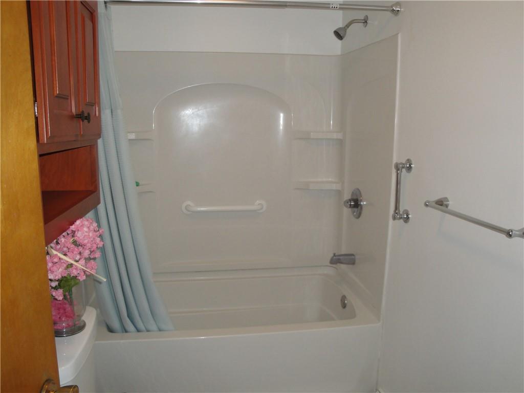 122 Cooper Road Finleyville, PA 15332 - Photo 19 of 25 Main floor bath... New tub and tub surround...