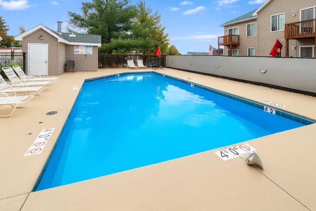 $380,000 | 55 Stark Street, Unit 12, Williams Bay, WI 53191