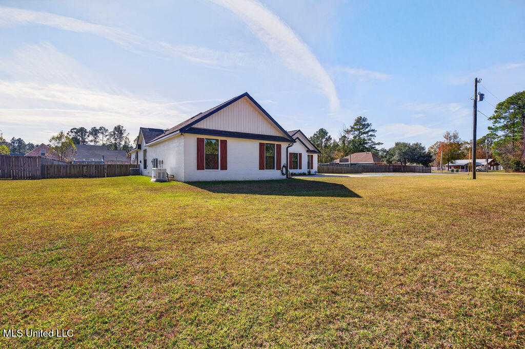 8906 Seaman Road Vancleave, MS 39565 - Photo 7 of 42 8906SeamanRd-3