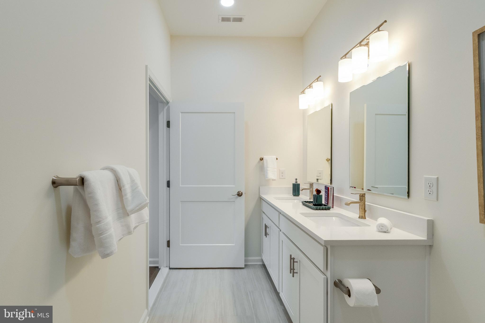 14 Bowers Drive, Unit 1 Ocean View, DE 19970 - Photo 21 of 57 Example of furnished and decorated Villa