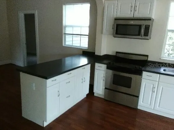 $1,295 | 400 Ave D Southeast, Unit 3, Winter Haven, FL 33880