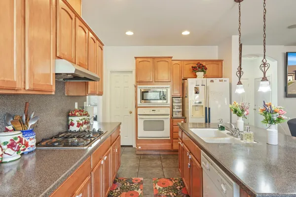 $570,000 | 13703 Coastal Court, Waterford, CA 95386