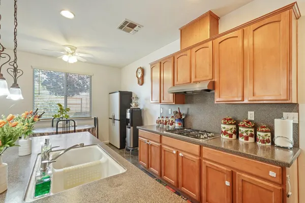 $570,000 | 13703 Coastal Court, Waterford, CA 95386