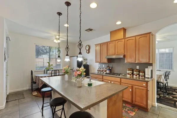 $570,000 | 13703 Coastal Court, Waterford, CA 95386