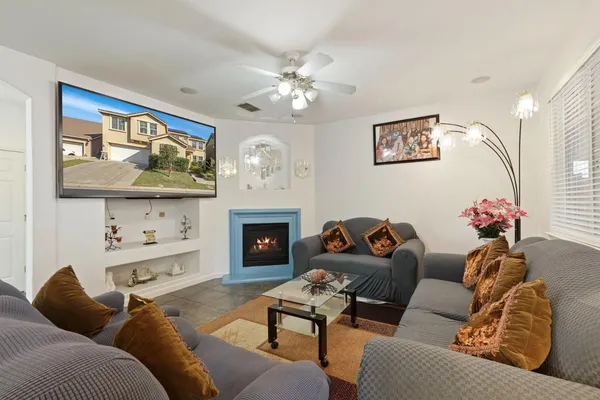 $570,000 | 13703 Coastal Court, Waterford, CA 95386