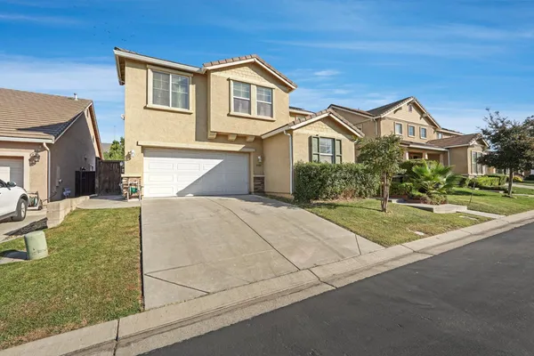 $570,000 | 13703 Coastal Court, Waterford, CA 95386