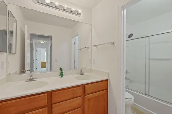 $570,000 | 13703 Coastal Court, Waterford, CA 95386