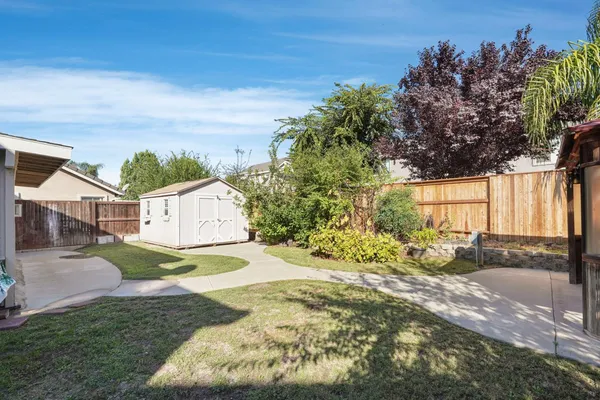 $570,000 | 13703 Coastal Court, Waterford, CA 95386