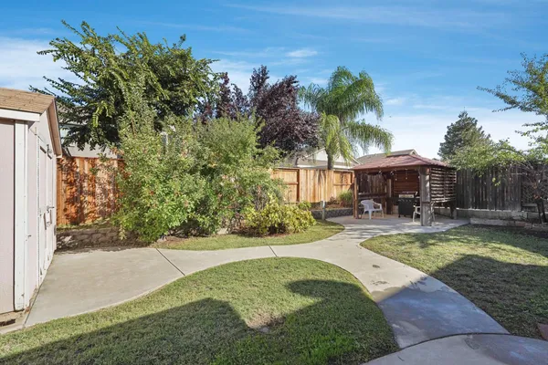 $570,000 | 13703 Coastal Court, Waterford, CA 95386