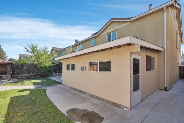 $594,000 | 13703 Coastal Court, Waterford, CA 95386