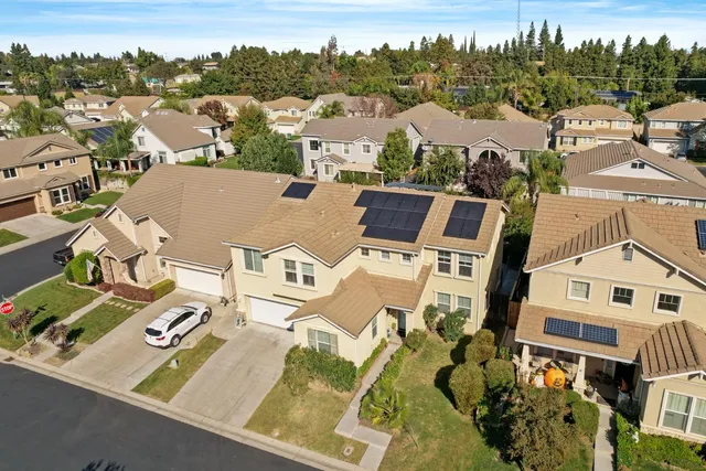 $594,000 | 13703 Coastal Court, Waterford, CA 95386