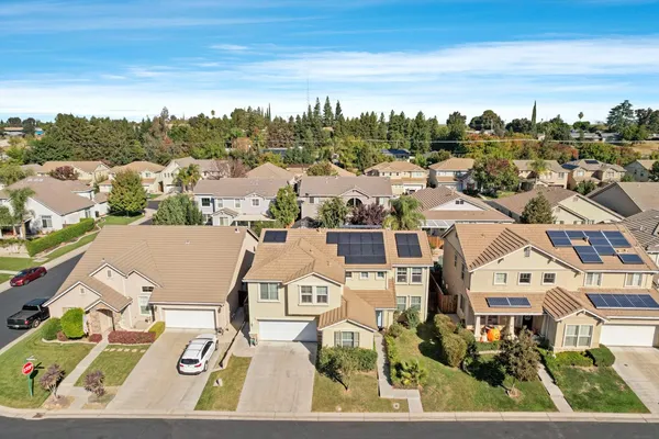 $570,000 | 13703 Coastal Court, Waterford, CA 95386