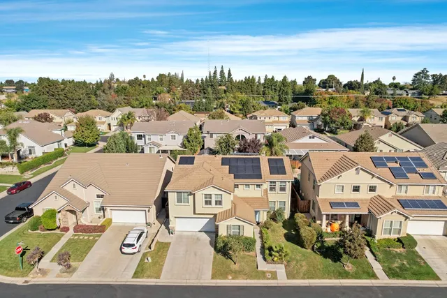 $594,000 | 13703 Coastal Court, Waterford, CA 95386