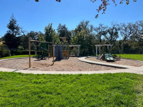 $570,000 | 13703 Coastal Court, Waterford, CA 95386