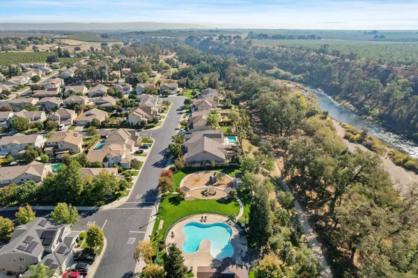 $570,000 | 13703 Coastal Court, Waterford, CA 95386
