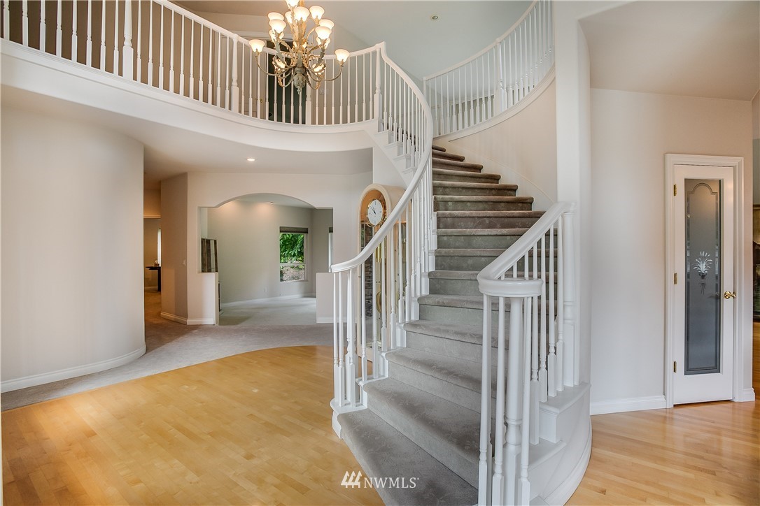 14515 152nd Place Southeast Renton, WA 98059 - Photo 4 of 25 Gallery Image 4
