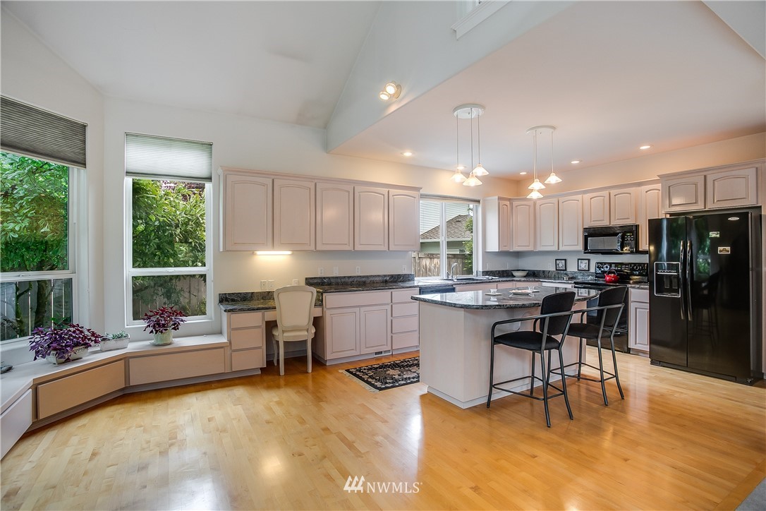 14515 152nd Place Southeast Renton, WA 98059 - Photo 9 of 25 Gallery Image 9