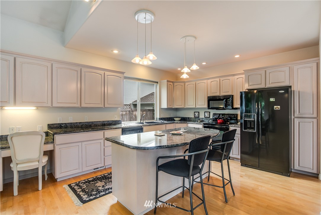 14515 152nd Place Southeast Renton, WA 98059 - Photo 10 of 25 Gallery Image 10