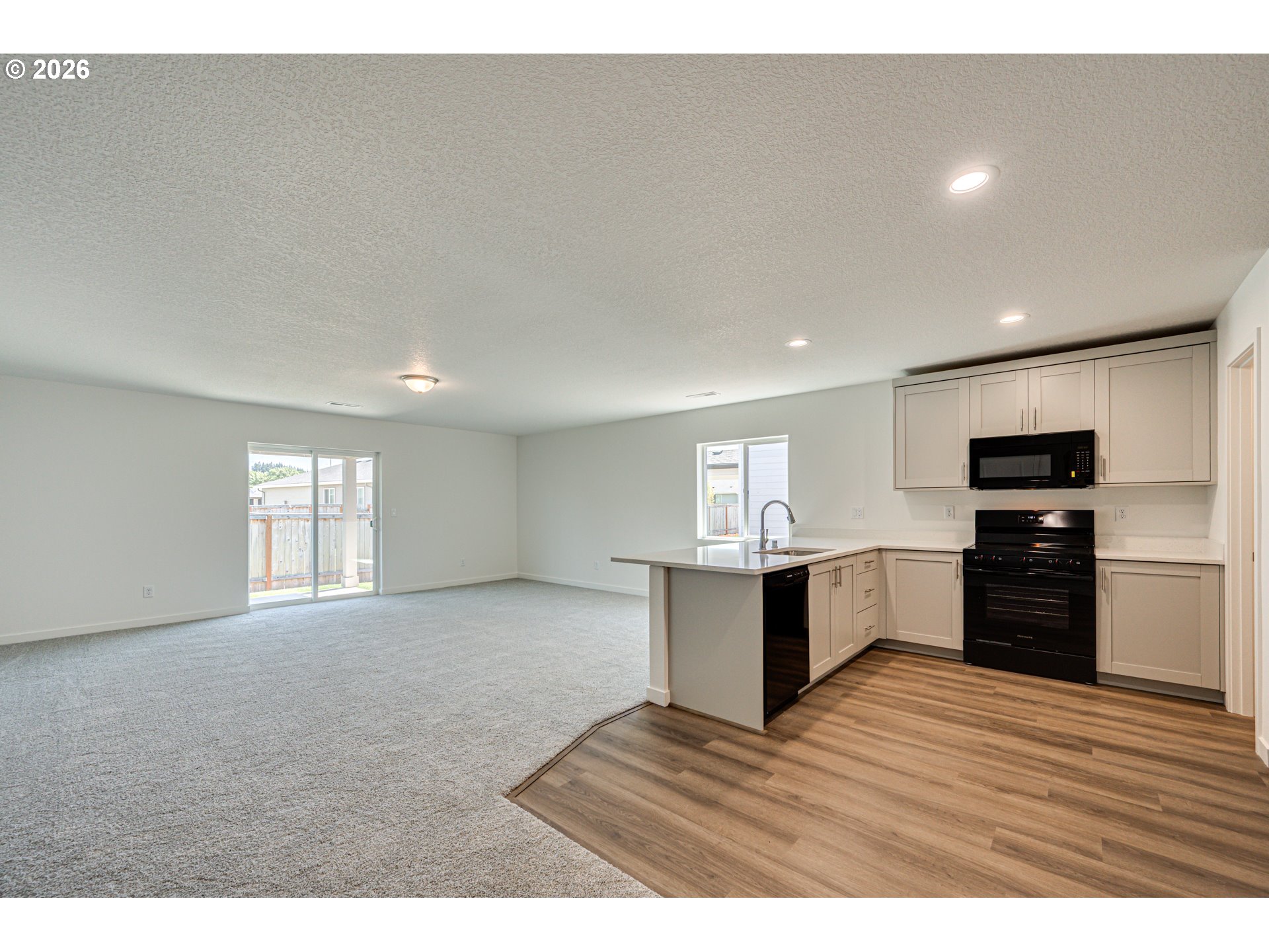 2008 Henderson Way Longview, WA 98632 - Photo 2 of 32