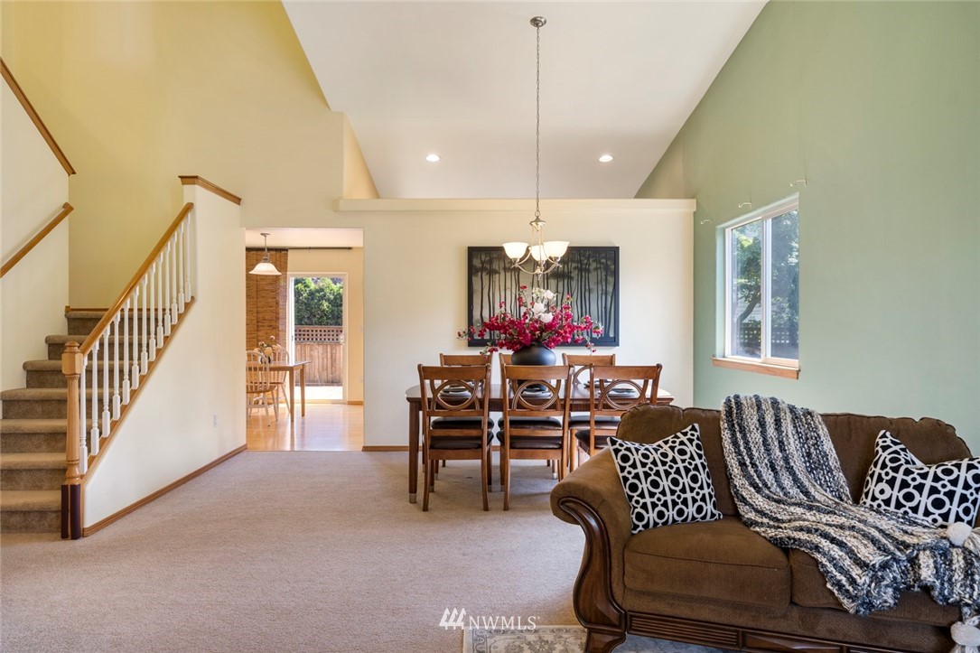 3530 186th Place Southeast Bothell, WA 98012 - Photo 15 of 38 a outdoor living and dining room