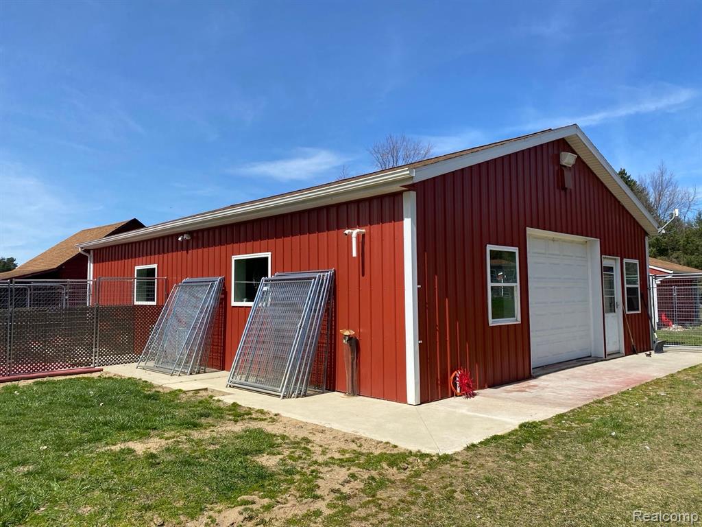 1551 North Thomas Road Bad Axe, MI 48413 - Photo 4 of 19