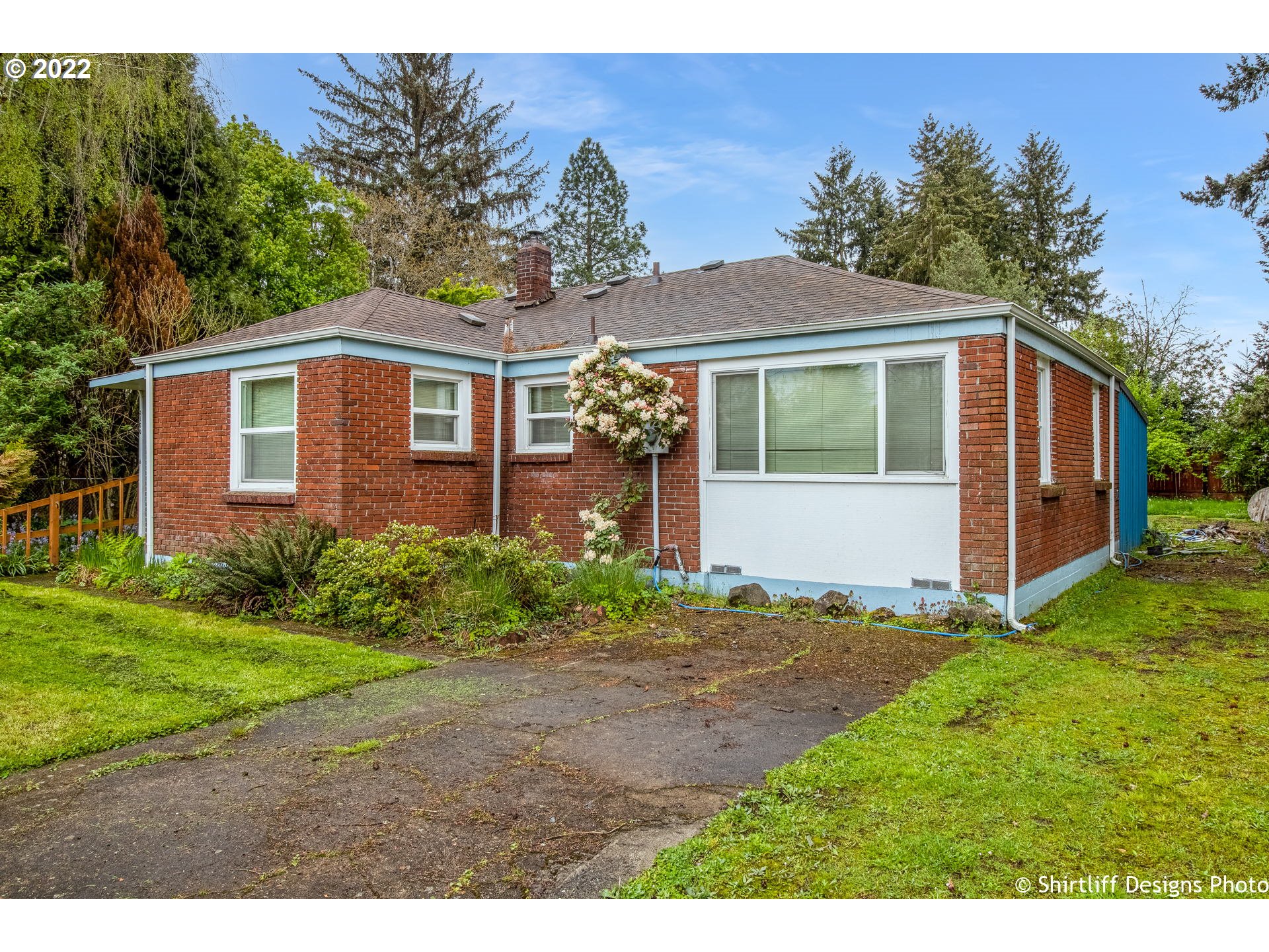 3160 Harlow Road Eugene, OR 97401 - Photo 1 of 26 Gallery Image 1