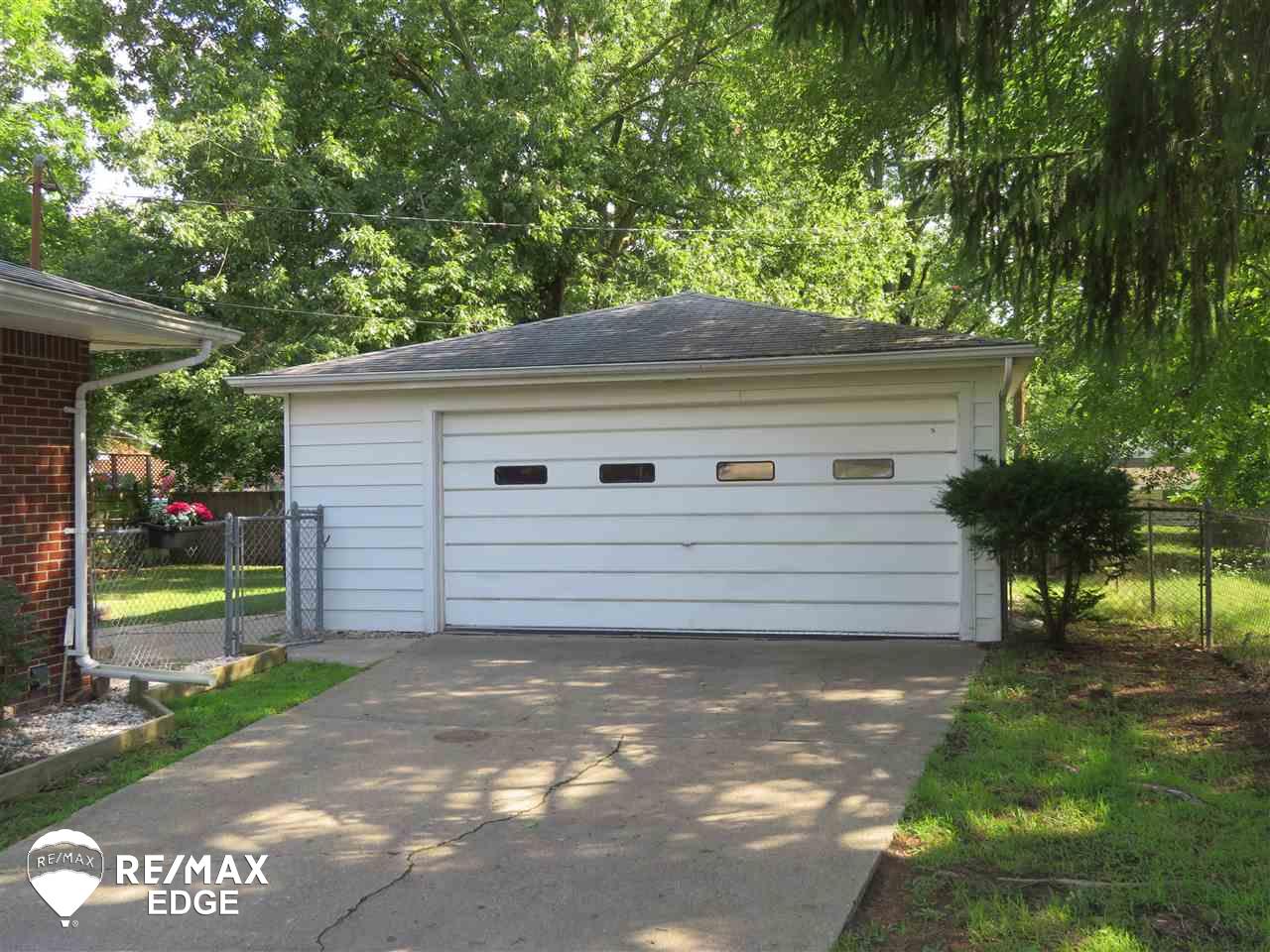929 North Road Fenton, MI 48430 - Photo 27 of 33