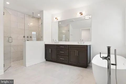 $2,350,000 | 709 Newtown Road, Berwyn, PA 19312