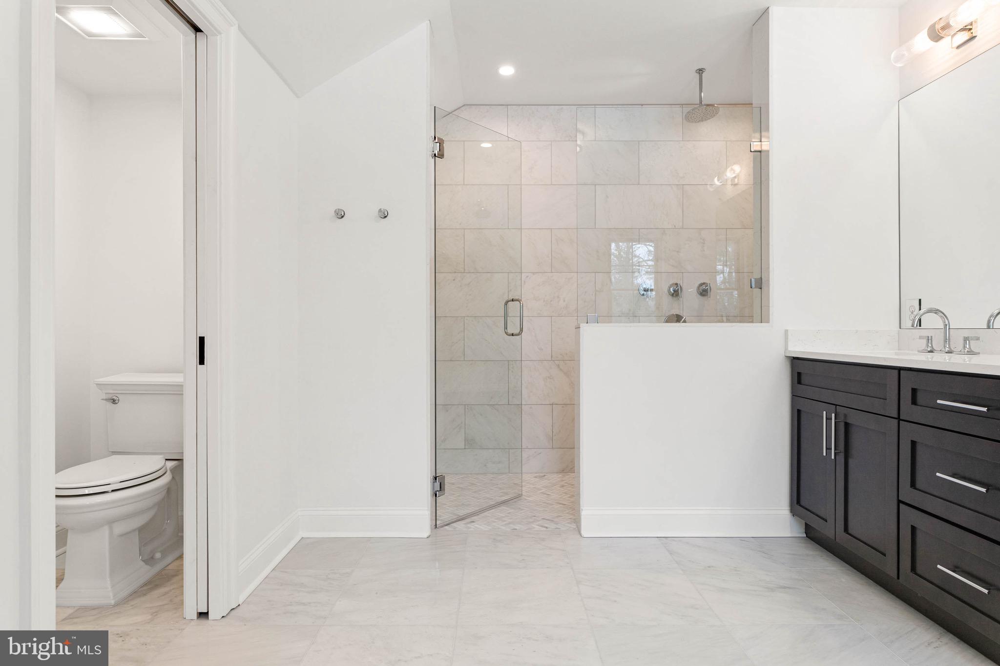 709 Newtown Road Berwyn, PA 19312 - Photo 42 of 82 Primary En-suite W/ Private Toilet.