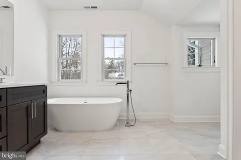 $2,350,000 | 709 Newtown Road, Berwyn, PA 19312