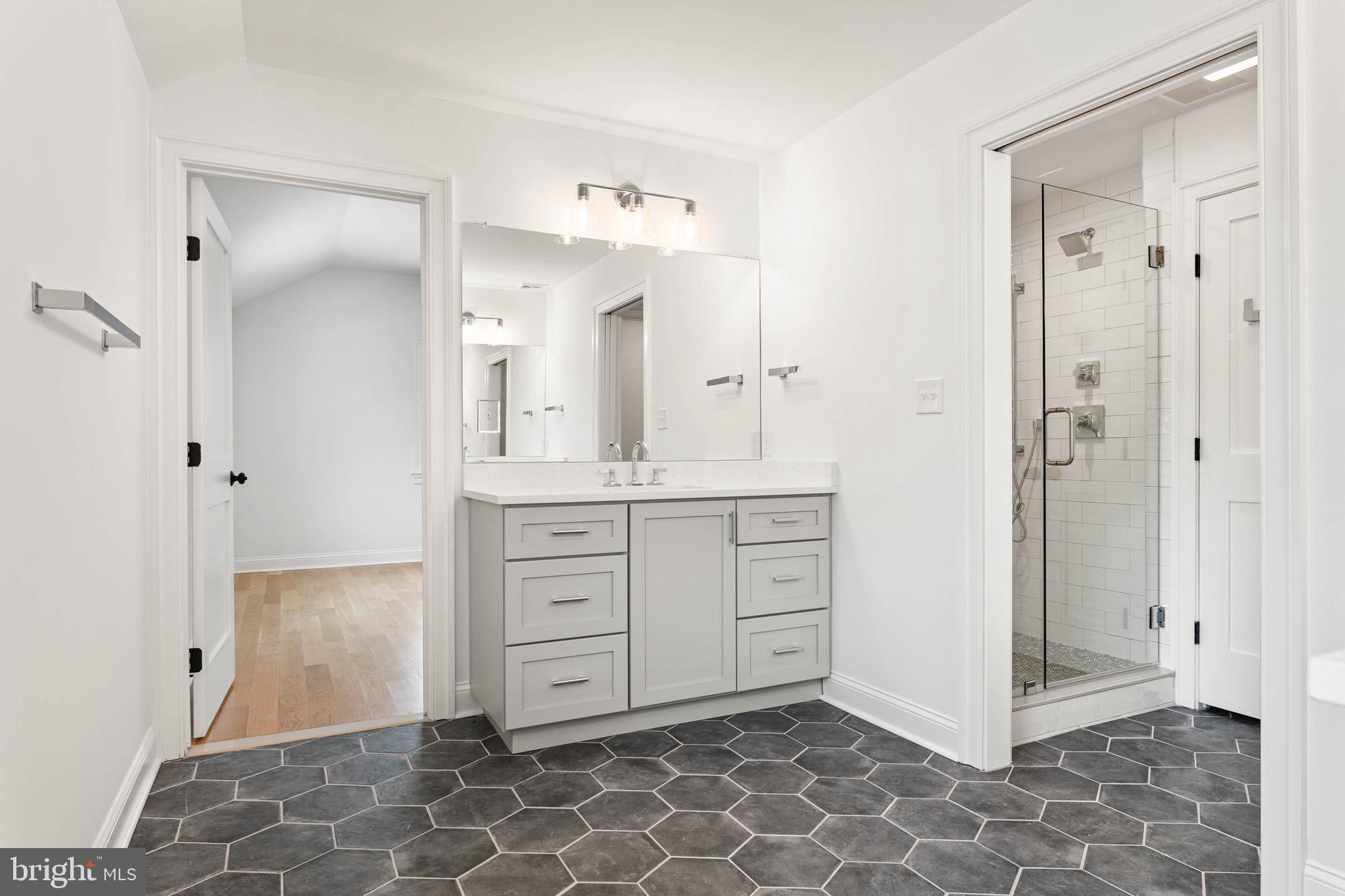 709 Newtown Road Berwyn, PA 19312 - Photo 53 of 82 Jack & Jill Bathroom.