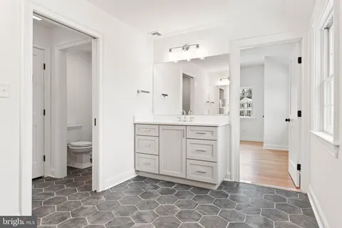 $2,350,000 | 709 Newtown Road, Berwyn, PA 19312