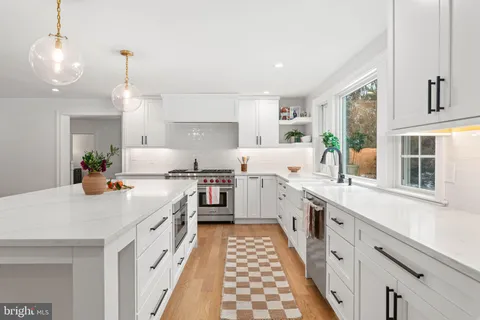 $2,350,000 | 709 Newtown Road, Berwyn, PA 19312