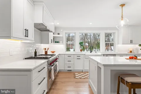 $2,350,000 | 709 Newtown Road, Berwyn, PA 19312