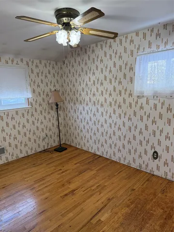 $669,000 | 192 East 5th Street, Deer Park, NY 11729