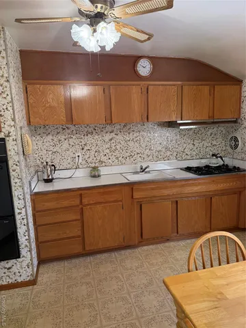 $669,000 | 192 East 5th Street, Deer Park, NY 11729