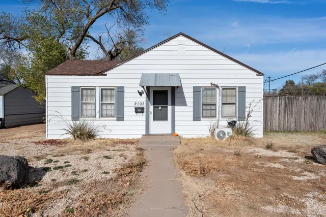 $1,000 | 2102 25th Street, Lubbock, TX 79411