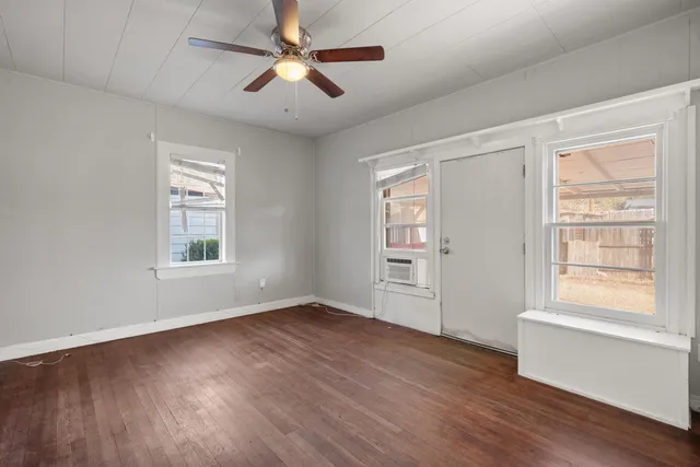 $1,000 | 2102 25th Street, Lubbock, TX 79411