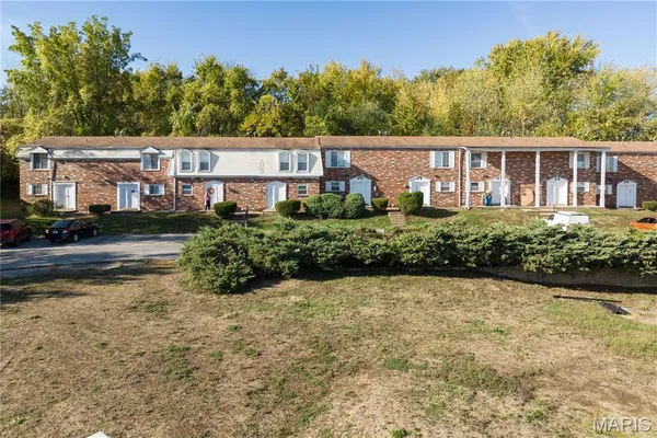 $7,900,000 | 9192 Vanity Fair Drive, St. Louis, MO 63136