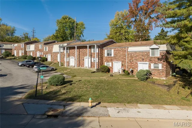 $9,000,000 | 9192 Vanity Fair Drive, St. Louis, MO 63136