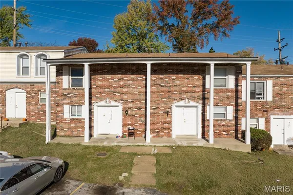 $7,900,000 | 9192 Vanity Fair Drive, St. Louis, MO 63136