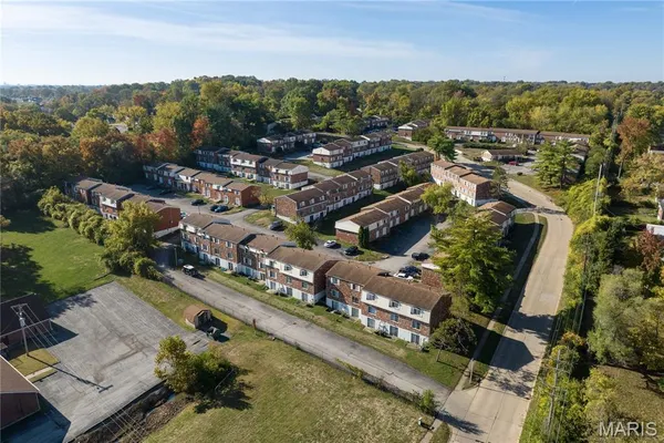$7,900,000 | 9192 Vanity Fair Drive, St. Louis, MO 63136
