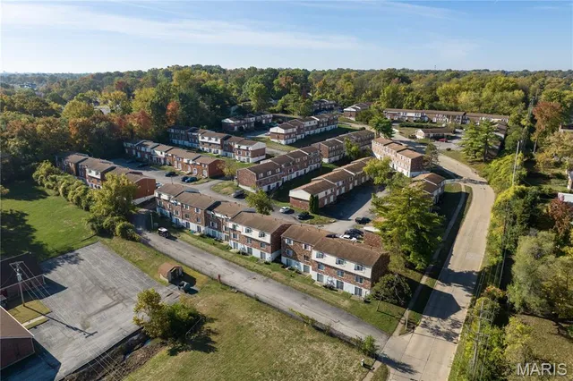 $9,000,000 | 9192 Vanity Fair Drive, St. Louis, MO 63136