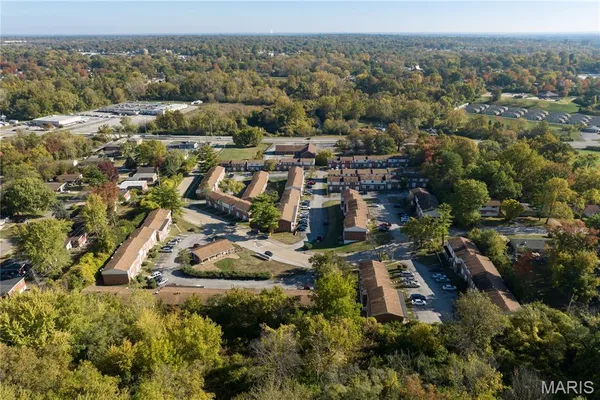 $7,900,000 | 9192 Vanity Fair Drive, St. Louis, MO 63136