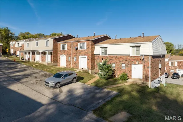 $9,000,000 | 9192 Vanity Fair Drive, St. Louis, MO 63136