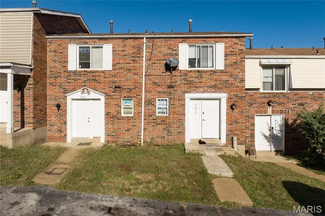 $9,000,000 | 9192 Vanity Fair Drive, St. Louis, MO 63136