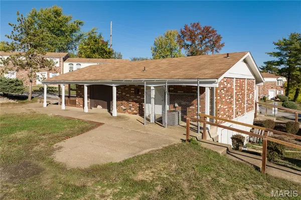 $7,900,000 | 9192 Vanity Fair Drive, St. Louis, MO 63136